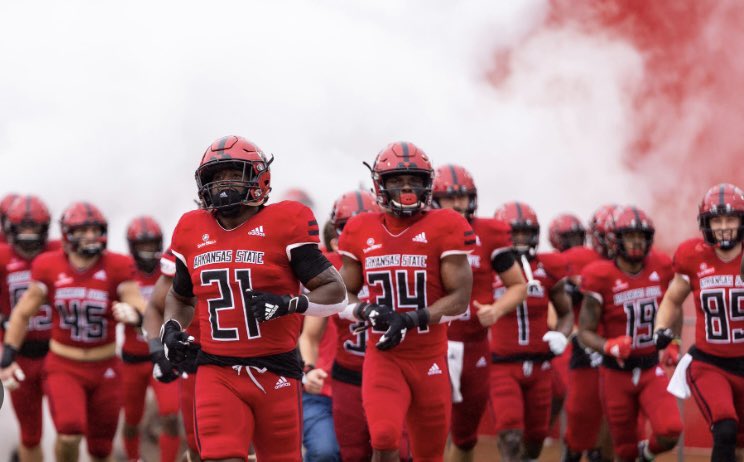 #AGTG After a great conversation with <a href="/CoachReynolds81/">Vince Reynolds</a> I’m blessed and honored to receive an offer from  Arkansas state university 🐺‼️<a href="/DemarcusHarri01/">Coach Harris</a> @Yogi_CoachG <a href="/Farris_Coach/">Desmund Farris</a> <a href="/coachshelton1/">rhys shelton</a>