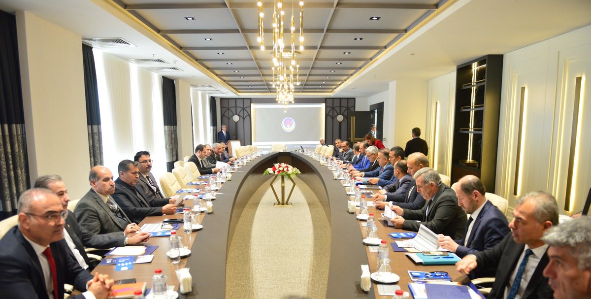 kocakysr's tweet photo. 15 İlçe Müdürümüzle Çukurova Nezihe Yalvaç Mesleki ve Teknik Anadolu Lisesi uygulama otelinde değerlendirme toplantısı gerçekleştirdik. Müdürler Kurulu Toplantımız verimli geçti. https://t.co/ppUYx5HL5W