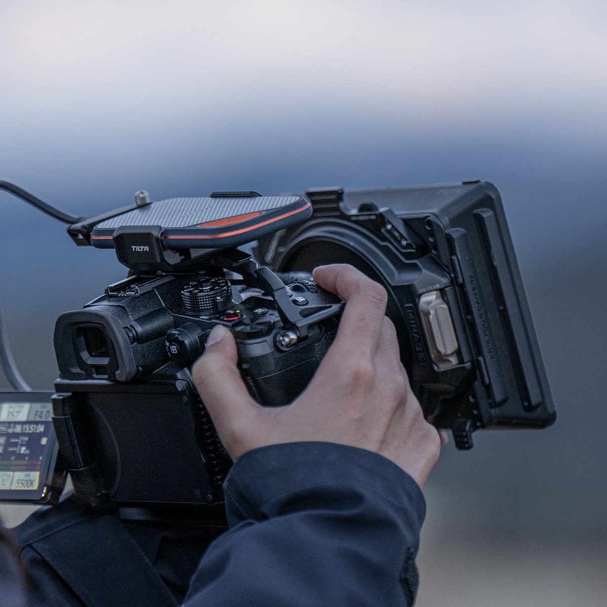 TiltaGlobal's tweet photo. Our new Universal SSD Drive Holder is now available on our official online store!!!

The holder is compatible with most camera cages📸📸📸 This time we got you cover with a versatile and durable solution allowing you to easily recording externally with your SSD drive.

#TILTA https://t.co/C9ATWfxVTO