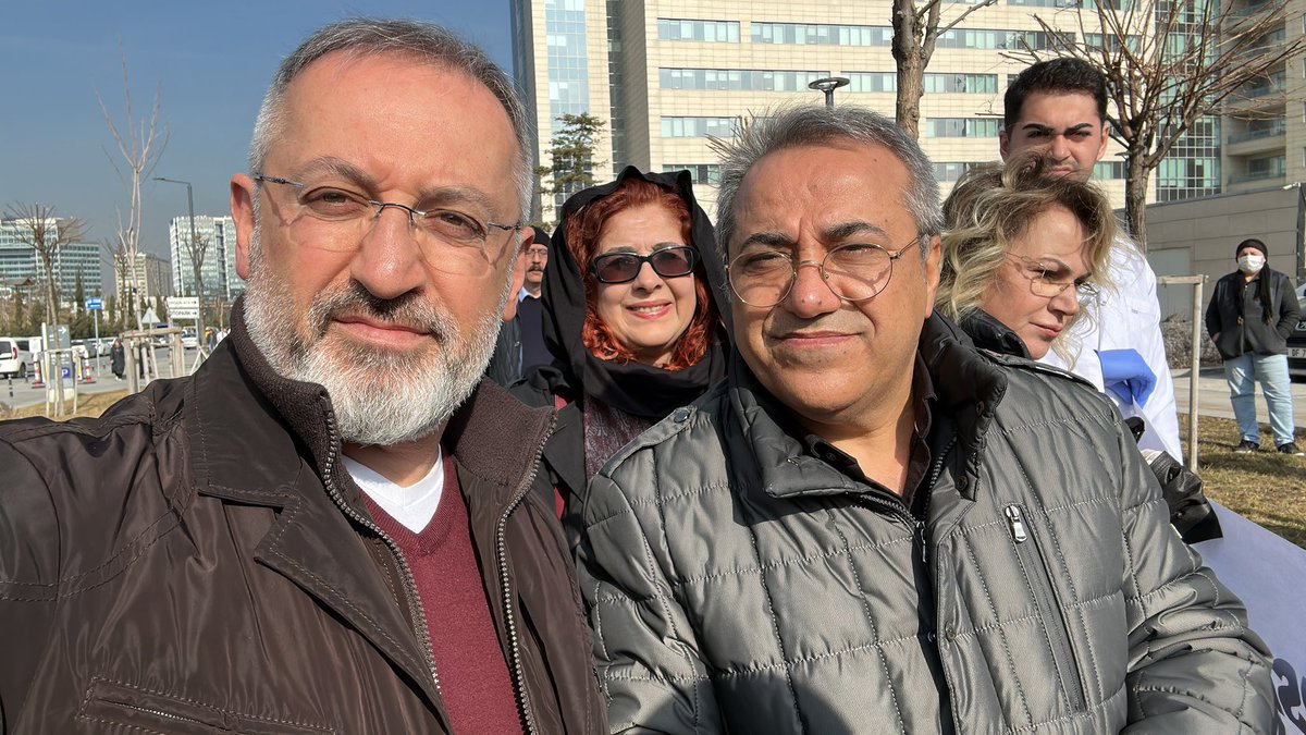 Yasal ve Anayasal Hakkımızın peşindeyiz! Vazgeçmeyeceğiz… <a href="/ankaratabipoda/">Ankara Tabip Odası</a> <a href="/CerrahiTurk/">Türk Cerrahi Derneği</a> <a href="/MuayenehanelerD/">Muayenehaneler Derneği</a> 
#SerbestHekimlikHakkıEngellenemez #hekimeşiddeteson #medipolyönetmeliğinehayır #AZKALDI