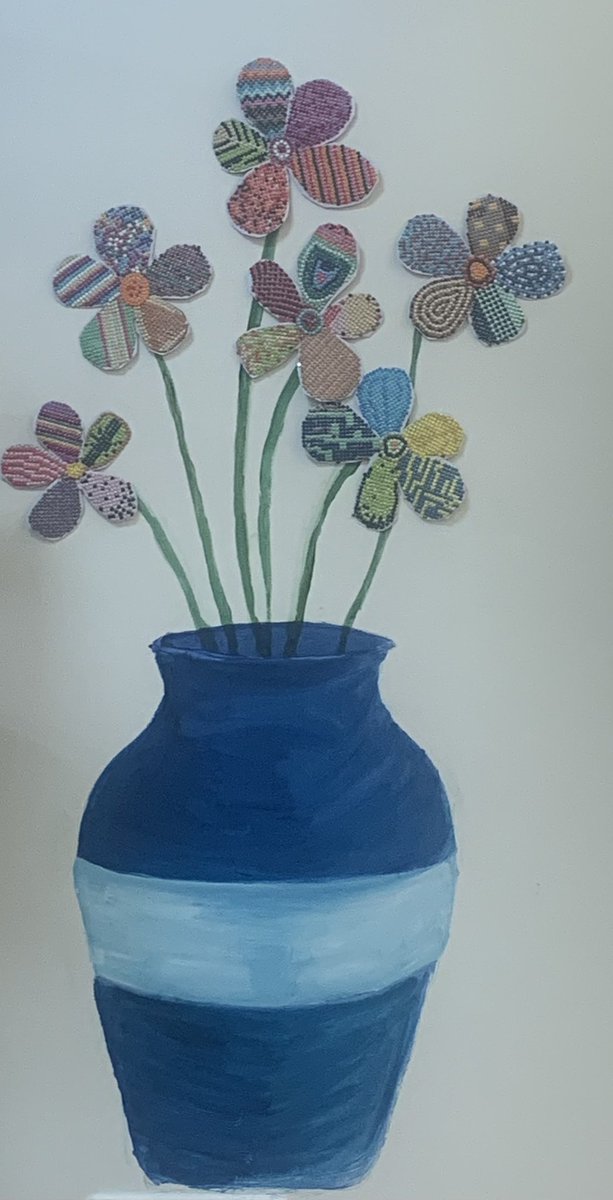 OakwellOT's tweet photo. Collaborative art project- patients from across the oakwell centre made a petal for our beautiful wall-vase 🌸 https://t.co/oFRWKCuRFJ
