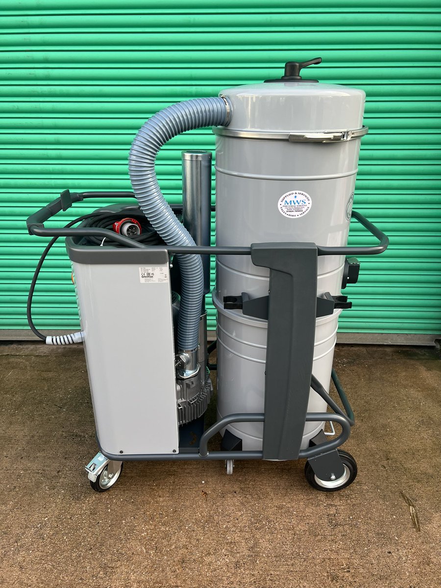 MWSRuthin's tweet photo. 💨 Nilfisk T40W 💨

Delivered today. The T40W model is a threephase industrial vacuum that generates great airflow. This means that it’s ideal to collect high quantities of chips, dust abd other production waste very fast. This model can also collect liquids https://t.co/4xPNcKe8LV