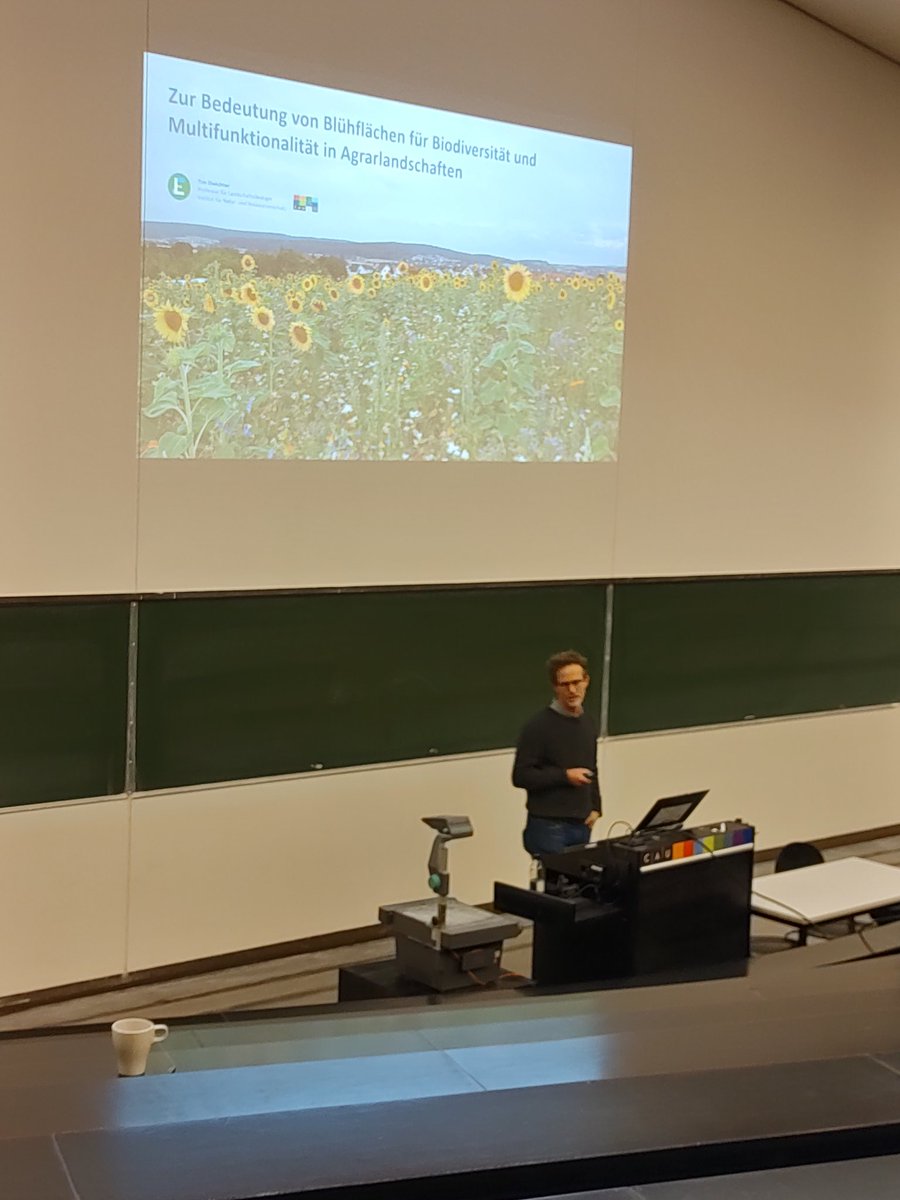 Prof. Dr. Diekötter talking about the importance of flowered areas for biodiversity in agricultural areas at the Hochschultagung Agrar
#science @kieluni @agrar.ernaehrung.unikiel #biodiversity #ecology