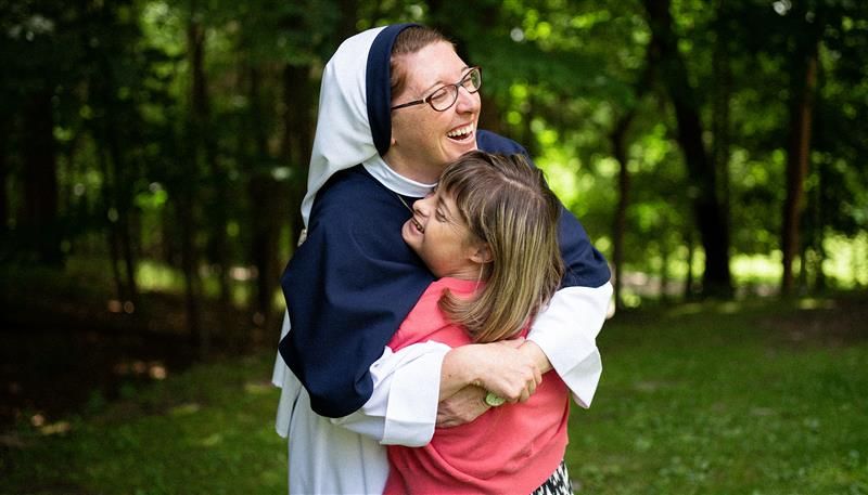CMFCURO's tweet photo. Did you catch this amazing duo at this year's March for Life? Read about these amazing sisters who are witnessing to life and speaking out for the unborn!
#Catholic #ProLife #WeWalkAsOne #FullyAlive
https://t.co/n65nXcrKlI https://t.co/0wWVpPJdL8