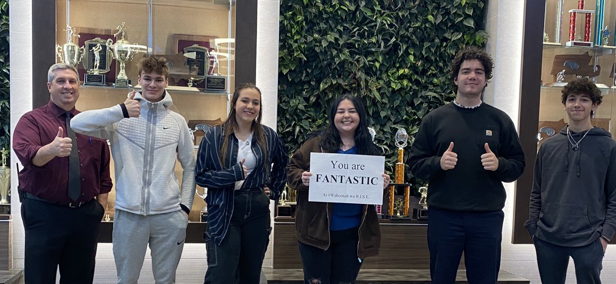 AaronRobb5's tweet photo. It's #PositiveSign Wednesday (a day late) at #Wahconah! Today we are celebrating our FANTASTIC students 👍@wahconahrhs https://t.co/M7tDgVc6Zp