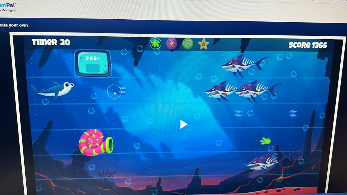 UWM_HanktheHH's tweet photo. Look at Hank go!  @underwater_math https://t.co/DTYMTM5C5C