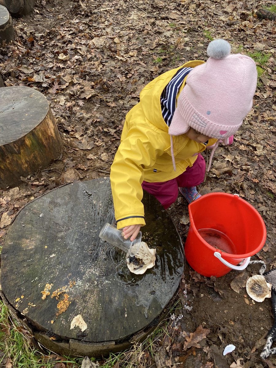 ND_ForestSchool's tweet photo. Wise Owls learning about fire safety keeping a safe distance and making sure we have plenty of water with us to put out the fire. We burnt some frankincense today and enjoyed the lovely aroma. Great team work all round. Well done Wise Owls. #lightingafire #pouringwater🔥👃💦🌱 https://t.co/9dMKjKAF2u