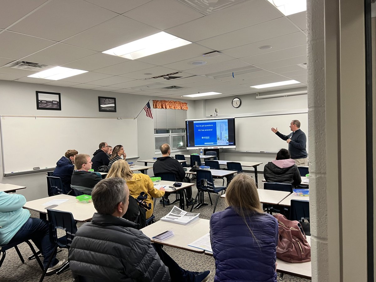 What a great student/parent Junior Night <a href="/LSW/">罗四维</a>! Thank you to our presenters and families that attended! #planningforthefuture <a href="/lswestonline/">lswestonline</a> @ChadHertzog