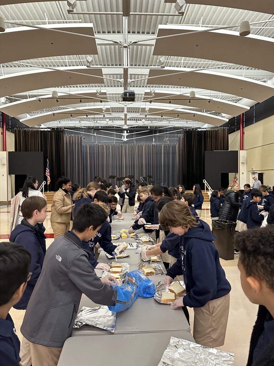 namburar's tweet photo. Our Woodward North PK-6th grade students were involved in assembling 120 sandwich lunches and 100 lbs of dry beans for the Atlanta Mission Kitchen and North Fulton Charities! #GreatKindnessWeek ⁦@WoodwardAcademy⁩ Community outreach! https://t.co/0cihFKNhed