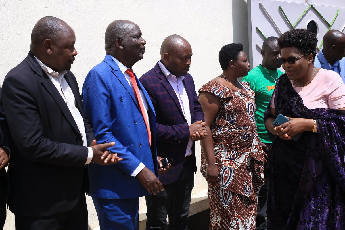 #Burundi.1/n Dans la poursuite des descentes des membres du <a href="/BurundiGov/">Bureau du Premier Ministre</a>,la Province Mwaro a  accueilli ce Jeudi 26 2023 la Ministre de la Justice Madame #Domine Banyankimbona.
<a href="/NtareHouse/">Ntare Rushatsi House</a>