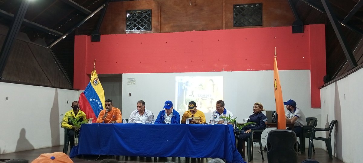 Secretaría de Seguridad Ciudadana en articulación con instituciones, promueven la conservación de nuestro ambiente; en el marco del Plan Cojedes Oxigena del Gobernador Alberto Galindez. Secretario Luis E. Pumar. Acude al taller de formación y capacitación.