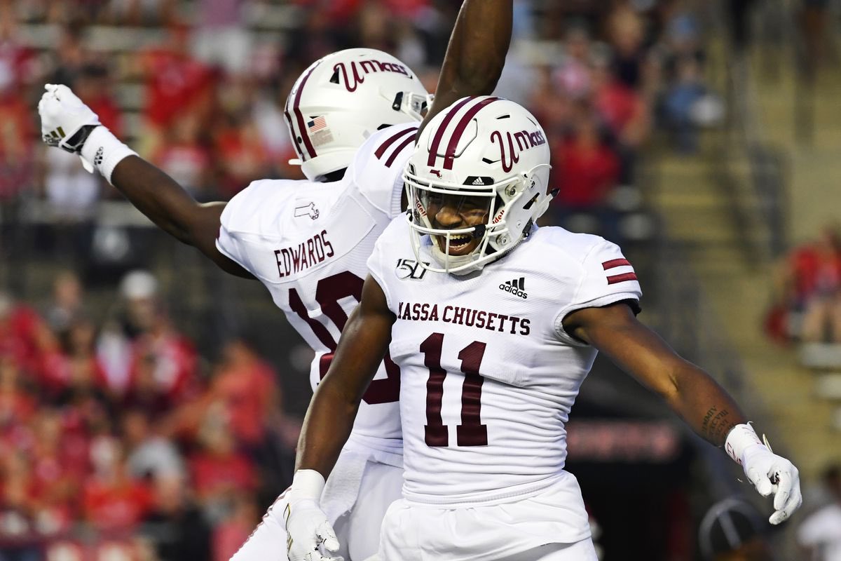 chuba_evans's tweet photo. #AGTG After a great phone call with @CoachPart I am blessed to receive my first D1 offer to the University of Massachusetts! @CoachJesse18 @CoachMeyerCAI @TomLeogrande @CAIKnightsFB ‼️ https://t.co/UOsHnnewmf