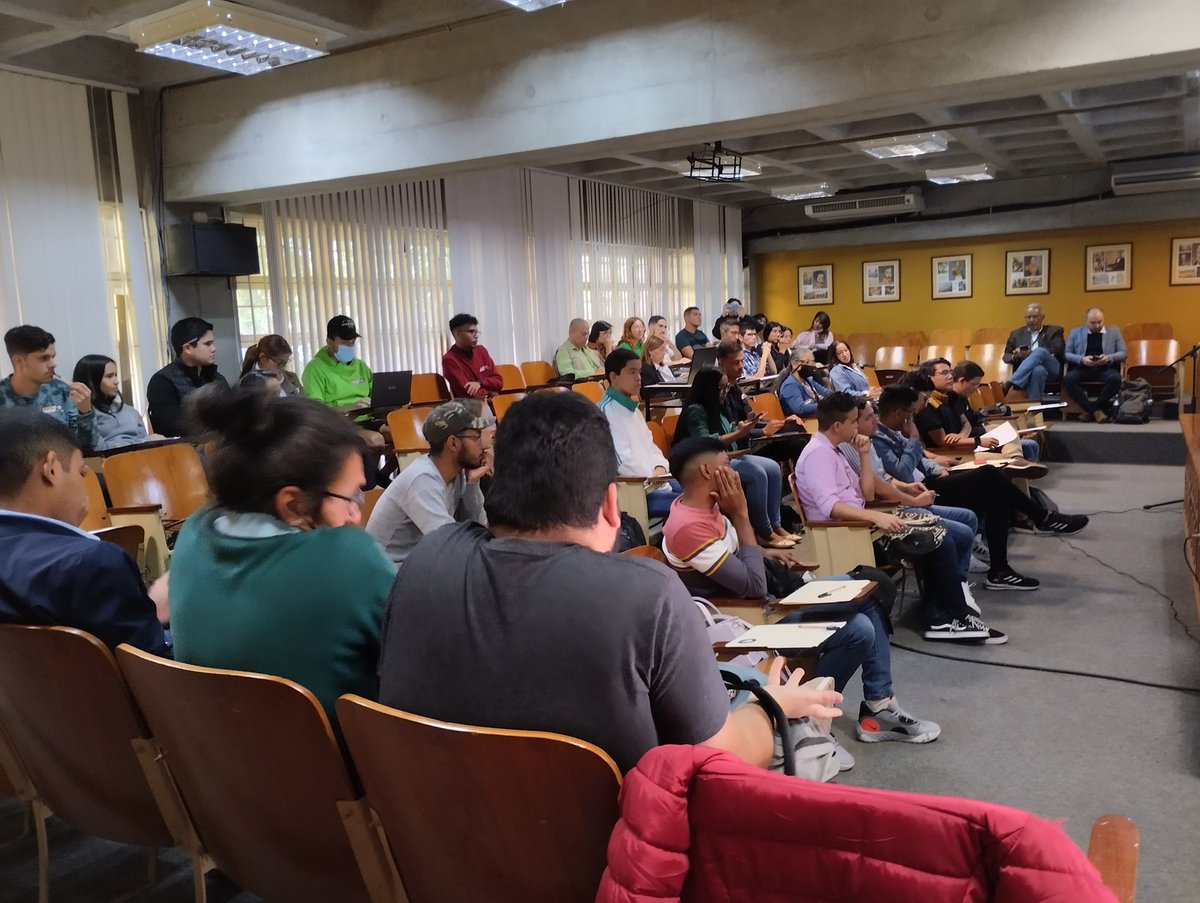 fedehuve's tweet photo. Inicia el Panel estudiantil en donde se presentan las propuestas del movimiento estudiantil para este 2023 👀
También, exponen diferentes puntos de vista sobre la realidad de la #ULA
#EstudiantesxLosDDHH https://t.co/0e1fSzFqLh