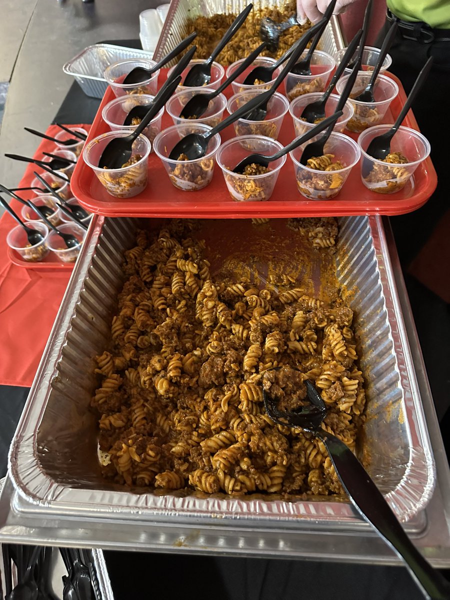 SMCPS_Food's tweet photo. Thanks to @JTM_K12 for joining us at @ems_smcps to sample their Rotini w/ meat sauce! Students have been asking for more pasta options and this one seems like a winner! #schoollunch https://t.co/umXuoXkWCu