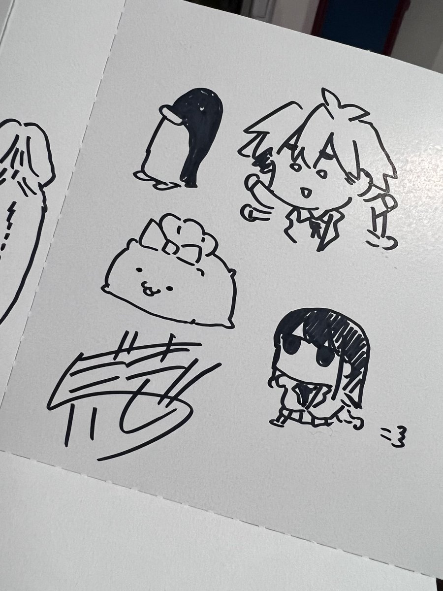 つるつるの紙に30秒で絵を描く練習をしていました。 