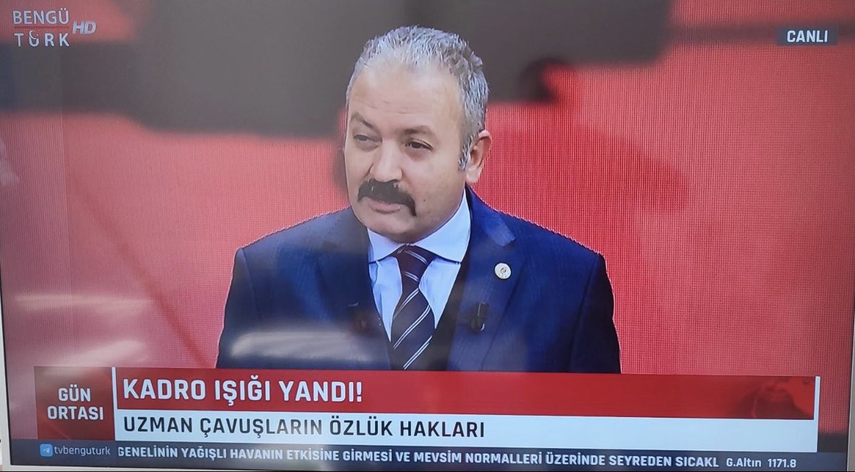 alitilkici38's tweet photo. Her Kahramanın bir hikayesi vardır.

Onlar hikaye uğruna değil,

Yaşamla ölüm arasında hikaye yazar.

Yönetir, yaşatır, yolu Allah yoludur.

Peygambere komşu olur.

Cennetin Kadrolu Kahramanları

Kim mi?
#UzmanÇavuş https://t.co/tYpzHywMcc