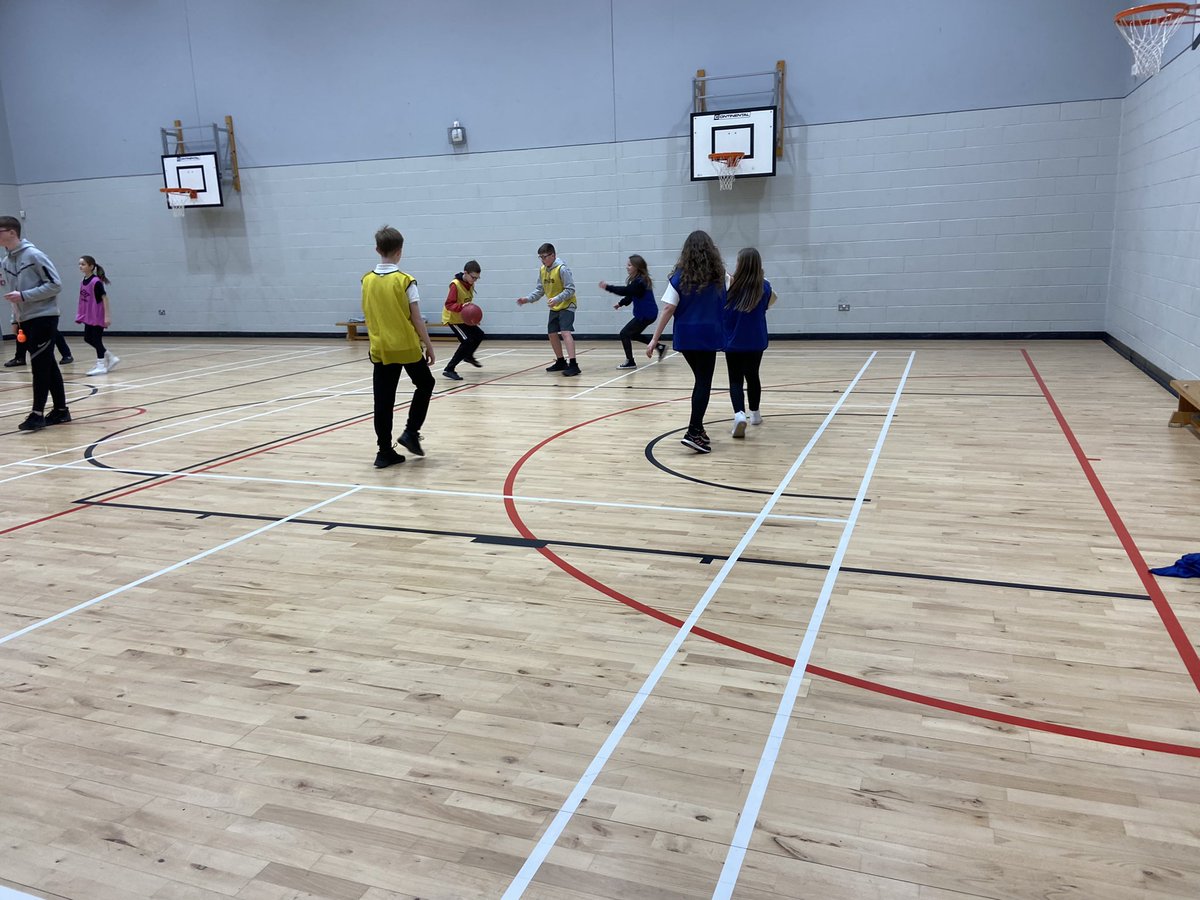 PePrestwick's tweet photo. πGreat to have our P7βs from @HeathfieldPS over this afternoon for some Basketball coaching by our N5 Sport &Rec pupils @pwkacademy π₯βΉπ»ββοΈβΉοΈββοΈππ» #Buildingconfidence #Developingleadership Well done everyoneππ»ππ»π https://t.co/ROMph8dMEM