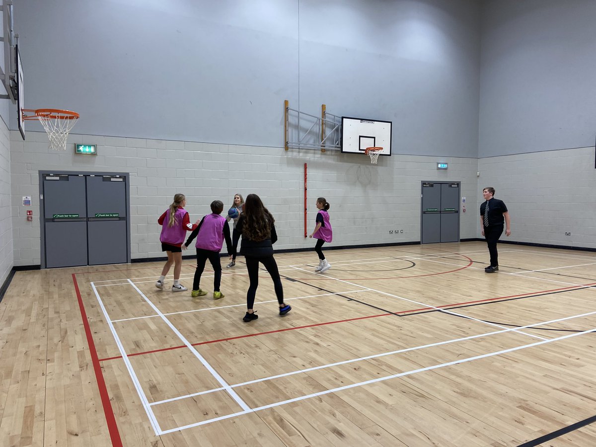 PePrestwick's tweet photo. πGreat to have our P7βs from @HeathfieldPS over this afternoon for some Basketball coaching by our N5 Sport &Rec pupils @pwkacademy π₯βΉπ»ββοΈβΉοΈββοΈππ» #Buildingconfidence #Developingleadership Well done everyoneππ»ππ»π https://t.co/ROMph8dMEM