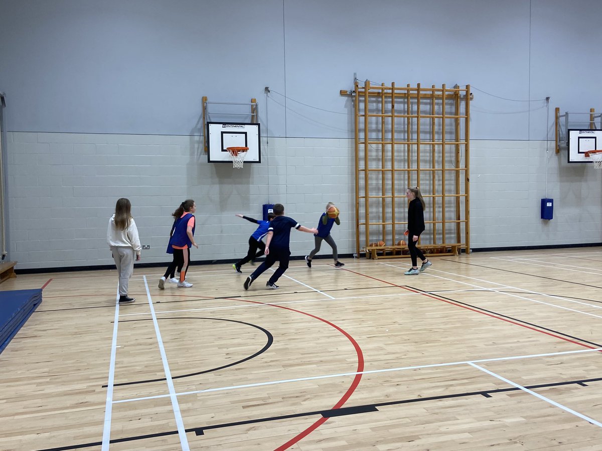 PePrestwick's tweet photo. πGreat to have our P7βs from @HeathfieldPS over this afternoon for some Basketball coaching by our N5 Sport &Rec pupils @pwkacademy π₯βΉπ»ββοΈβΉοΈββοΈππ» #Buildingconfidence #Developingleadership Well done everyoneππ»ππ»π https://t.co/ROMph8dMEM