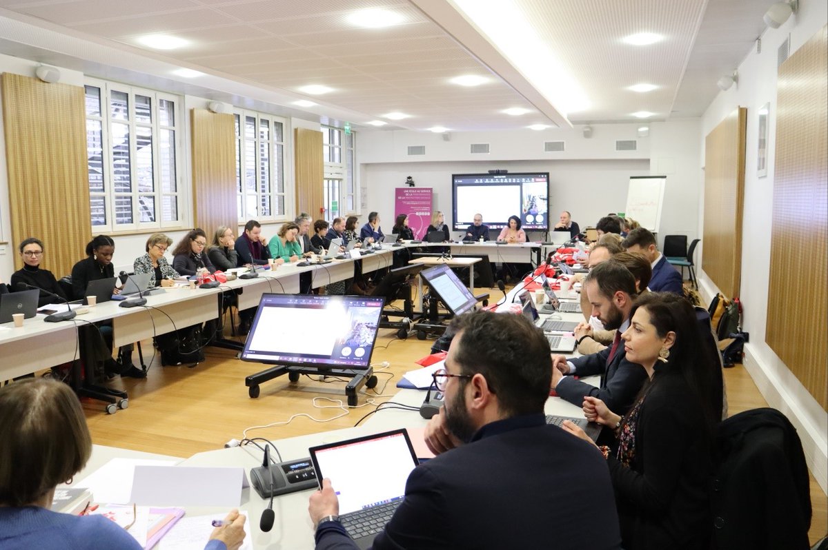 EN3S_officiel's tweet photo. #IHEPS #Cycle14
📕📅 Pour nos nouveaux 35 auditeurs, c'est aujourd'hui que débute officiellement le cycle 14 de l'IHEPS, qui sera intégralement dédié à la thématique "Entre recherche de confiance et de soutenabilité, quels horizons pour la protection sociale" . https://t.co/LqQngJxA1L