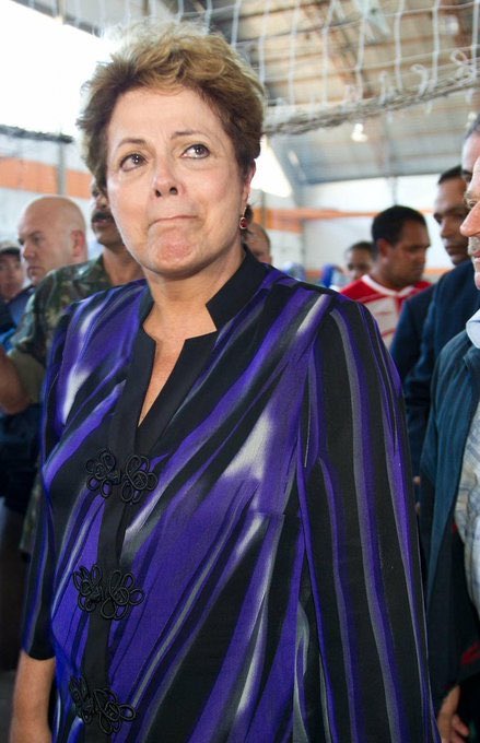 ThalesHTVieira's tweet photo. Ontem estreiou a série da @NetflixBrasil Todo Dia a Mesma Noite. Me recordo do quanto a @dilmabr se compadeceu e ficou desolada com a situação. Que fique de exemplo.

#boatekiss #politica #netflix #TodoDiaAMesmaNoite https://t.co/tIRdicZ5tH