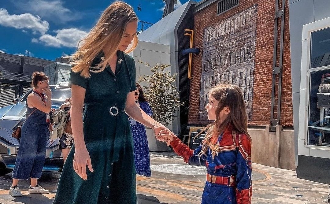 thinkerbrie's tweet photo. MY captain marvel <3 https://t.co/6g53r6OFhF