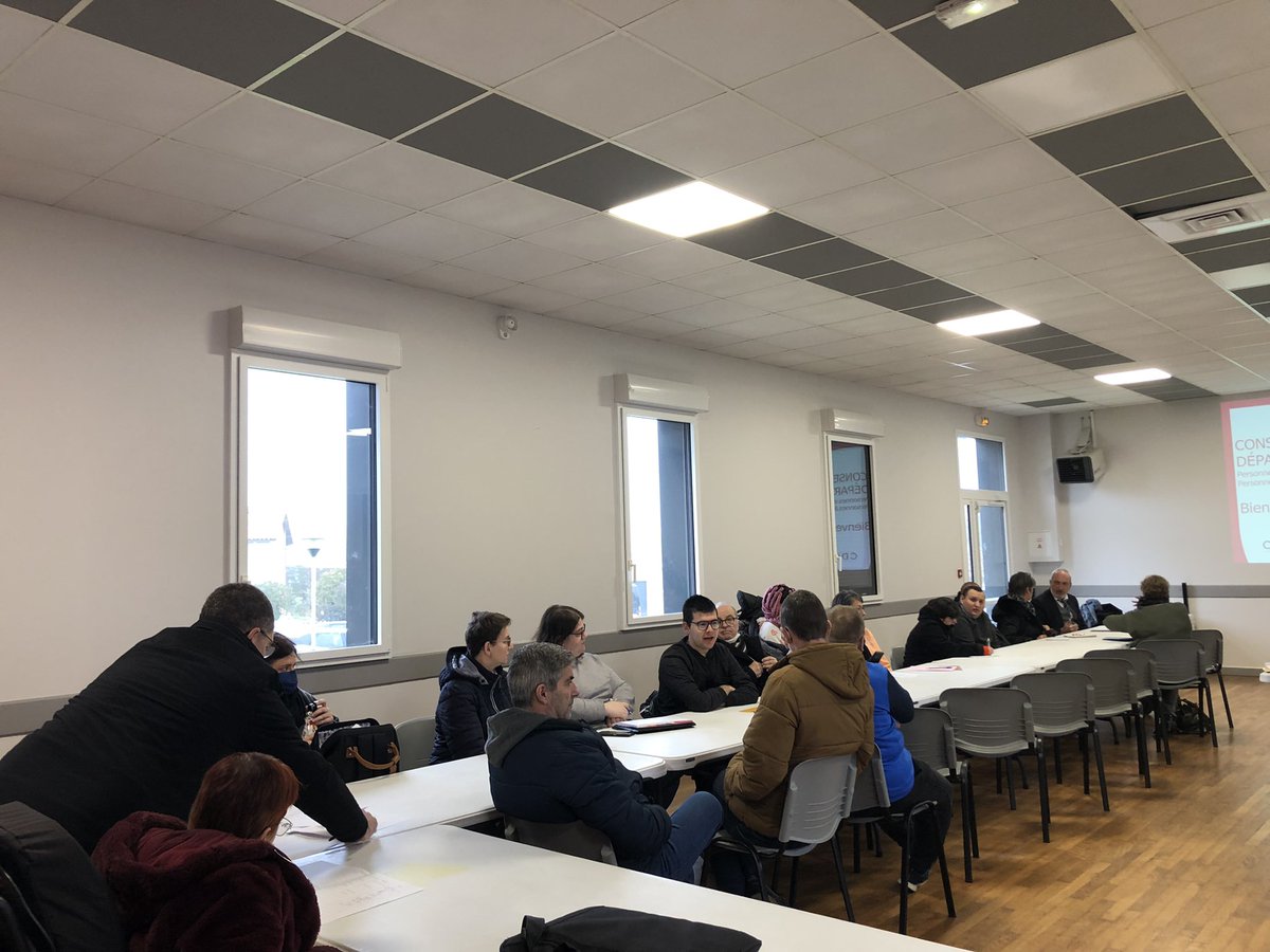 ARS_NA_DD79's tweet photo. Réunion #CVSD PA et PH ce jour sur impulsion du #CDCA79 et #CTS79. Au programme échanges avec les usagers et présentation des nouvelles dispositions du décret d’avril 2022 sur le renforcement des CVS dans chaque ESMS. https://t.co/UhQxtKourM