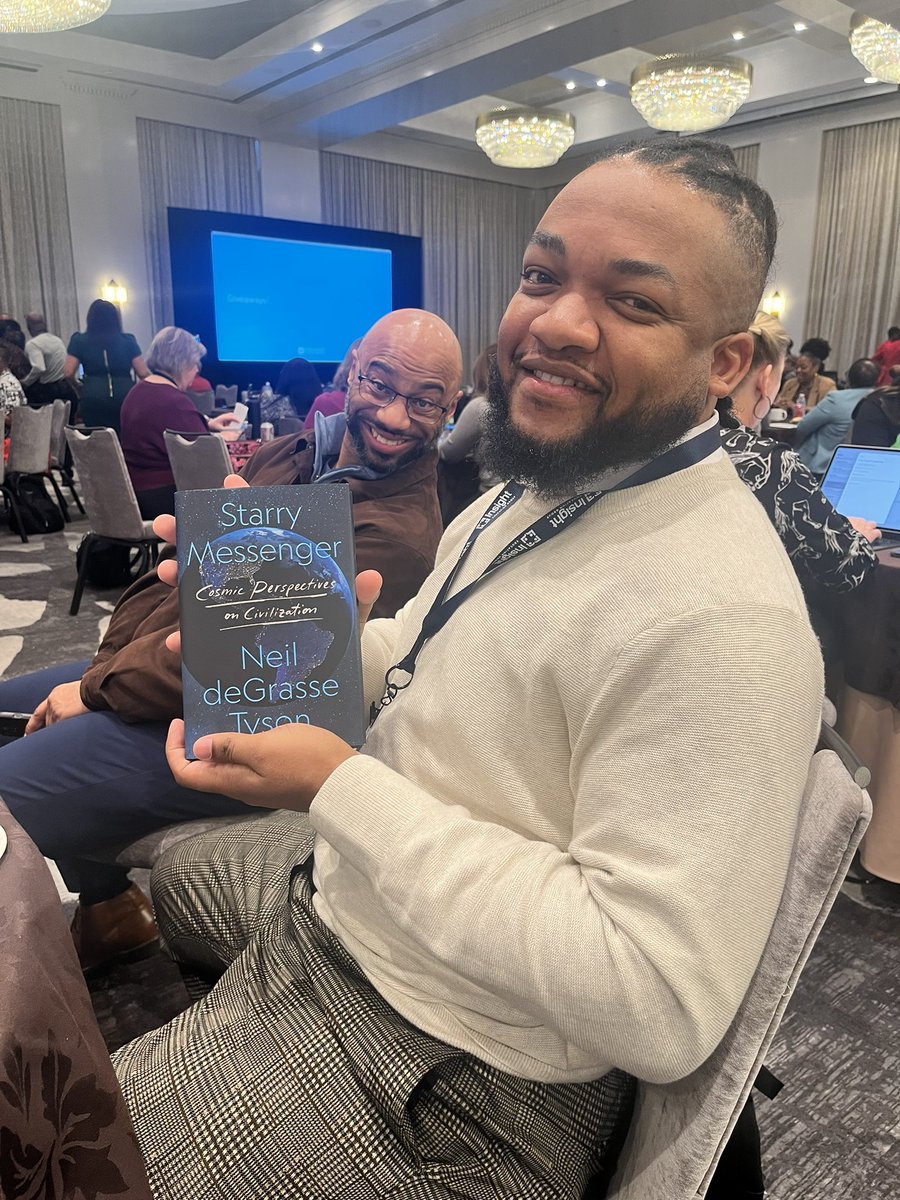 PanmanKen's tweet photo. @InsightEdGroup #educatorexchange2023

I’m a book winner y’all! https://t.co/qJGRATj8wu