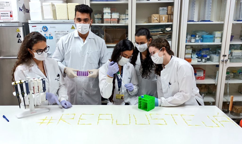 10 anos sem reajuste. 
Os cientistas do Brasil estão pedido socorro! 
A valorização da ciência precisa URGENTE começar pela valorização do profissional que move a pesquisa brasileira: o pós-graduando.
#ReajusteJa