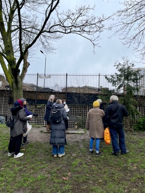 A great time was had by all with <a href="/DalgarnoTrust/">Dalgarno Trust</a> for our guided tree walk/community art workshop today! We learnt about some of our trees with Susie then created nature inspired art back at our base with 
@camillabrendon Funded by <a href="/NHM_London/">Natural History Museum</a>  #arboretum #communitygarden 🌿