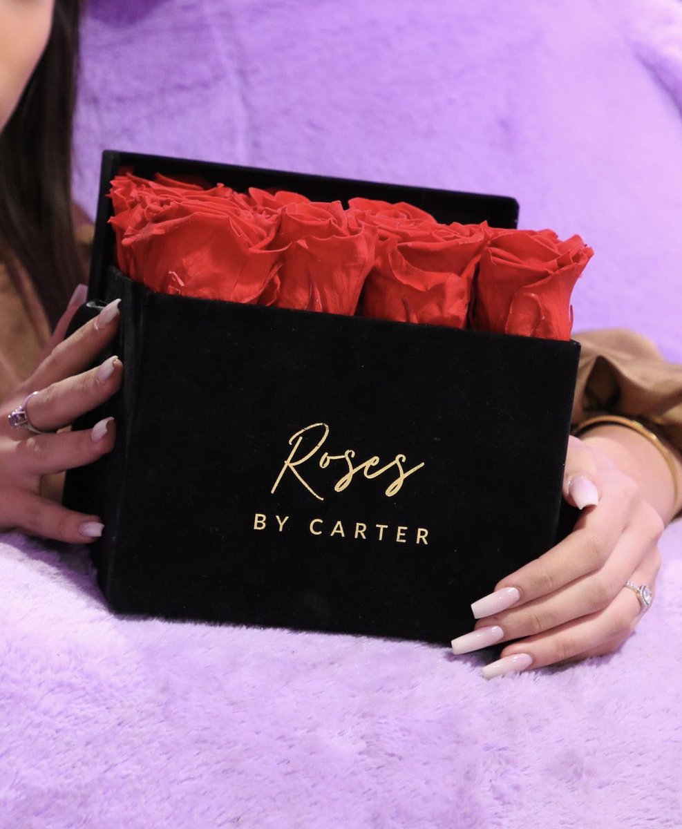 ❤️ Our Classic Red One Year Roses in our luxury Black Velvet Collection is the perfect Valentine’s Day gift ❤️

Link in bio for guaranteed Valentine’s Day delivery! 🌹

#AGirlsBestFriend #ClassicRedRoses #RedRoses #ValentinesDay #OneYearRoses #RealRosesThatLastAYear