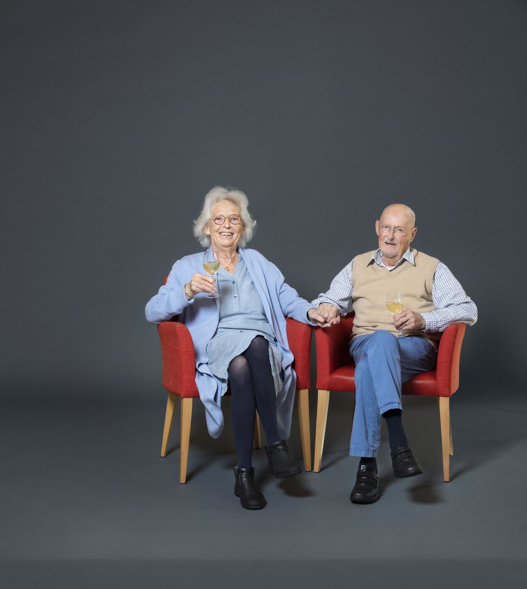 Elke middag om 16.00u klinken Anneke en Hans de glazen. Een mooie traditie van deze levensgenieters florence.nl/familieverhalen
#wijzijnflorence #wijzijnouderenzorg #ouderenzorg #magazine #familie #familietraditie