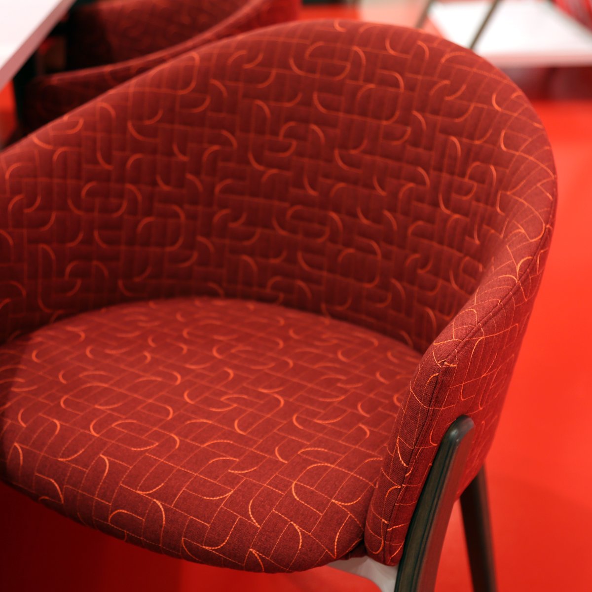 teknion's tweet photo. @luumtextiles' textile Arc Angle is just the cherry on top 🍒💋

#teknion #luumtextiles #arcangle #textile #fabric https://t.co/C4kh4OhpCn