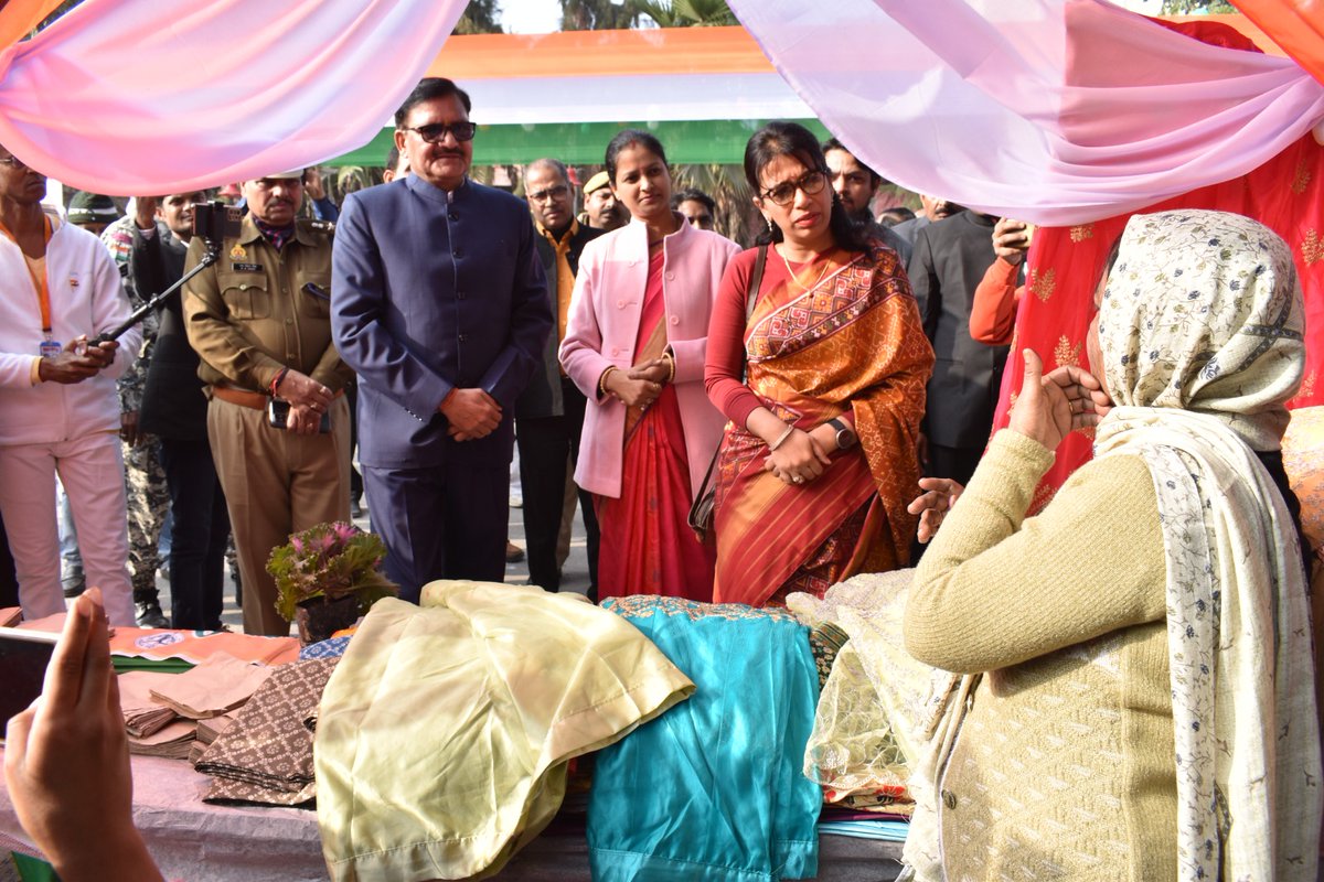 bareilly_nn's tweet photo. ULB code- 800866
दिनांक: 26 जनवरी 2023, गणतंत्र दिवस के अवसर पर नगर निगम बरेली द्वारा मंडलायुक्त महोदया एवं जिलाधिकारी महोदय की उपस्थिति में बरेली कॉलेज गेट से अपरान्ह 03 बजे से जन जागरूकता स्वच्छता रैली का आयोजन किया गया।
#SwachhVirasat #EaseOfLiving2022 #MyCityMyPride https://t.co/whgGDlGMuf