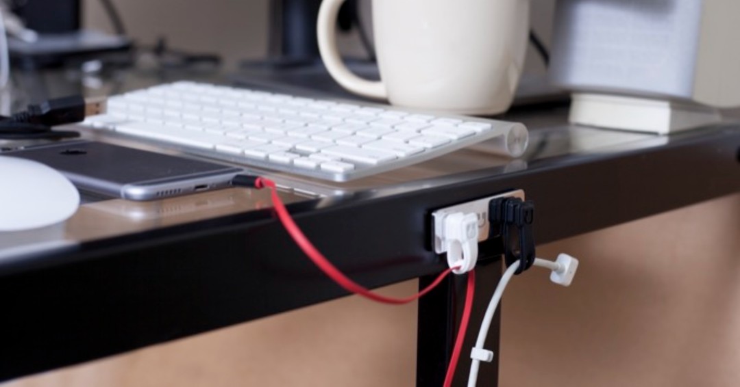 CloopBand's tweet image. I used to dread 🙈 cable management, but now I actually look forward to it 🤩 thanks to the Cloop Magnetic Cable Clips. So satisfying 🤗 to snap shut and open! #fidgettool #cloop