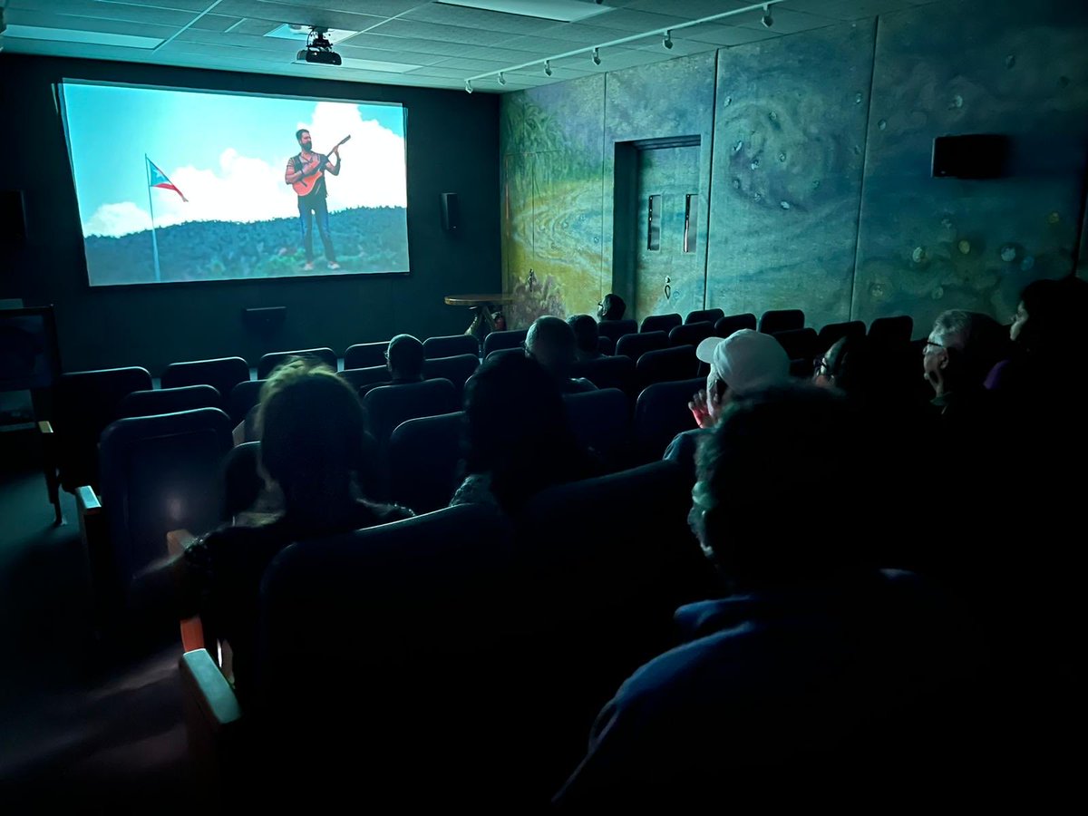 Hoy en el cine solar pudimos reunirnos el personal de Casa Pueblo para ver “A Tinti” de <a href="/CroattoH/">Hermes Croatto</a>. Sublime destilando amor es poco decir. 🎥 youtube.com/watch?v=hg7Jls…