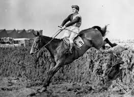 MikeWass2's tweet photo. #ThursdayThrowback:
During the first 11 runnings of the Great Yorkshire Chase 3 of the winners also won the Grand National; none have done it since.
1950 Freebooter - both in same year🌟
1957 ESB  - GN in '56🌟
1962 Nicholas Silver - GN '61🌟 
🏇 #SkybetChase #RacingMemories https://t.co/viGhjOCPF3
