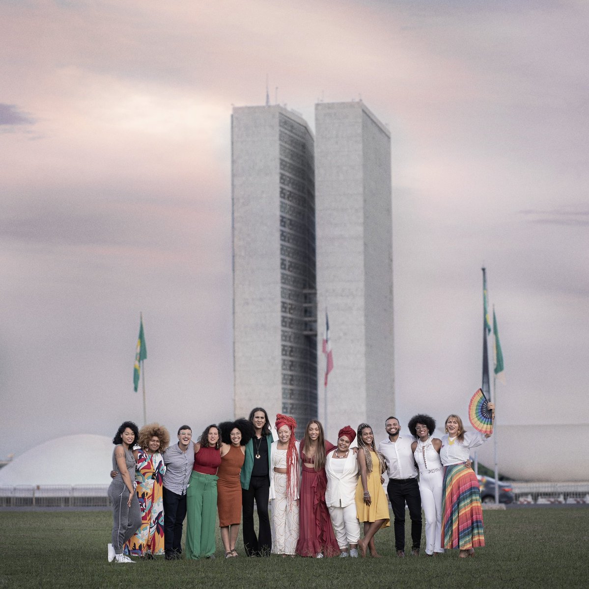 cortezpsol's tweet photo. Não tem mais volta: a bancada LGBT veio pra ficar! 🏳️‍🌈 https://t.co/VkprkbXsSK