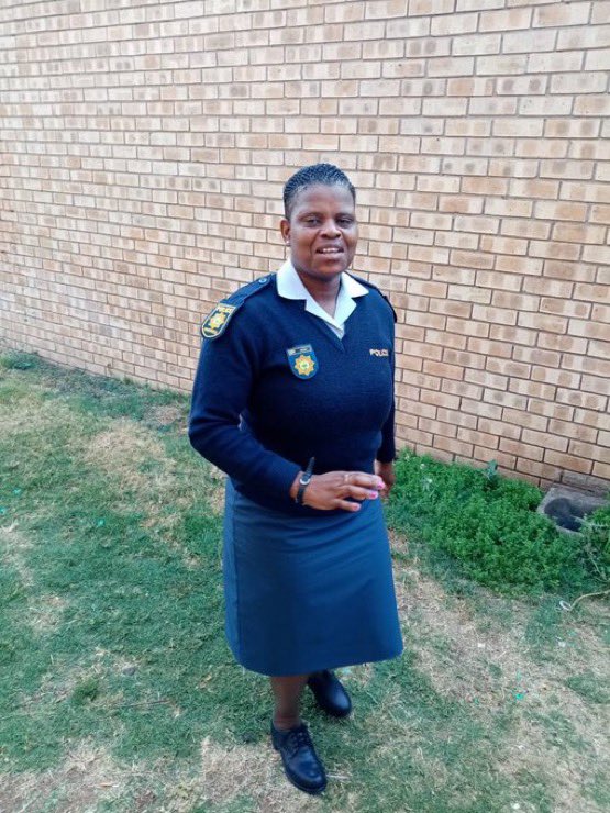 Naijablogger On Twitter Viral Video Of A South African Police Officer