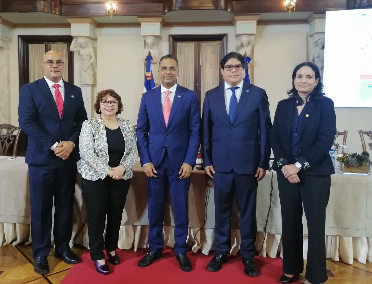 faodominicana's tweet photo. Hoy, junto a @MinpreRD y @WFP_RD, participamos en el lanzamiento del "Plan Nac. para la Soberanía y Seguridad Alimentaria y Nutricional 2023 - 2026”, que permitirá articular políticas e iniciativas para garantizar el derecho a una alimentación y nutrición adecuada. #CONASSAN https://t.co/97R6jOgrem