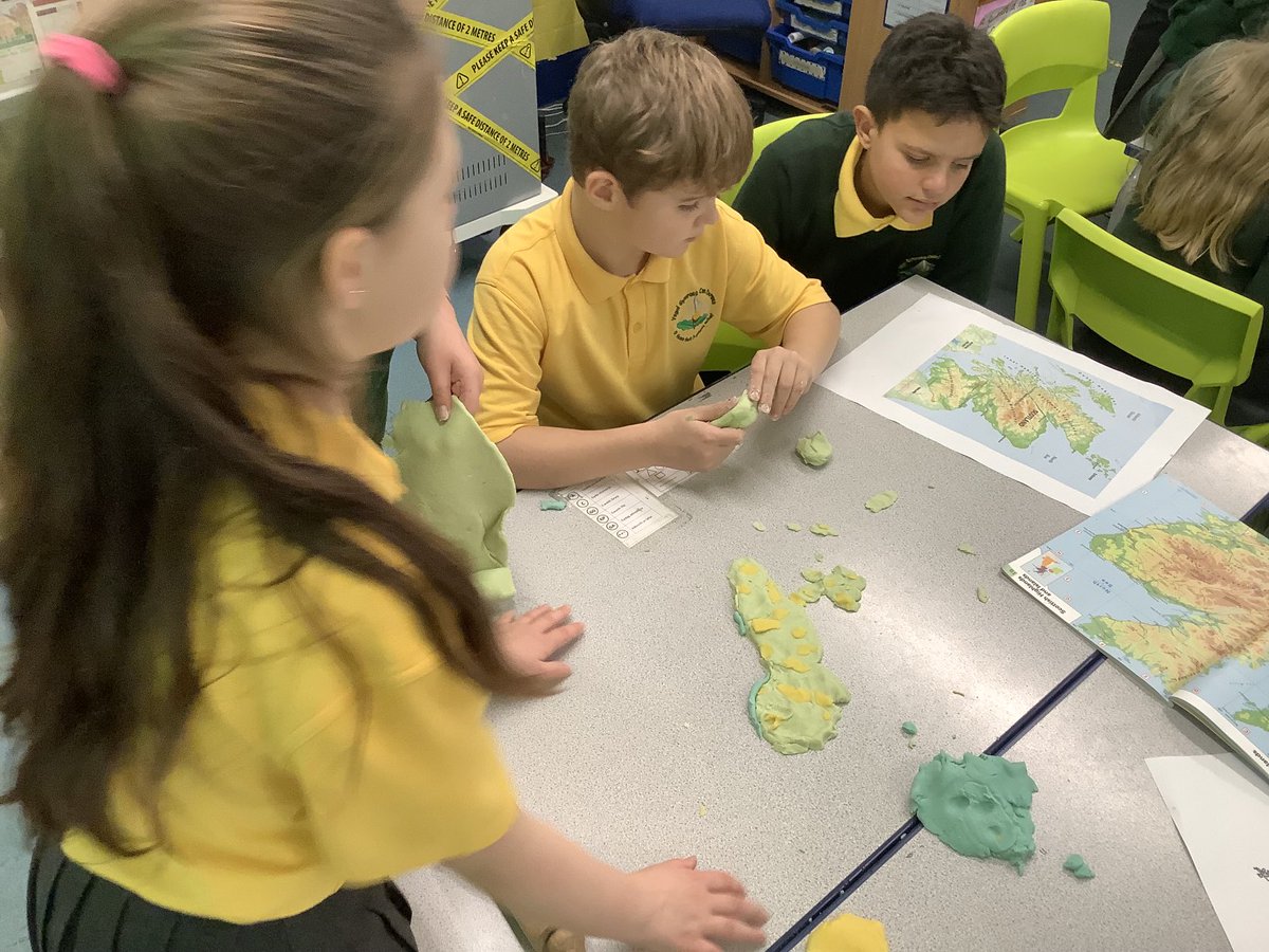 Cwm Derwen tweet media