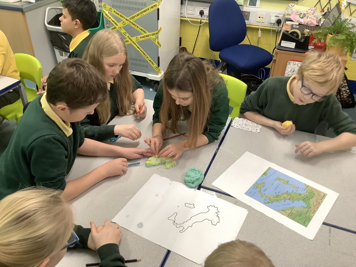 Cwm Derwen tweet media