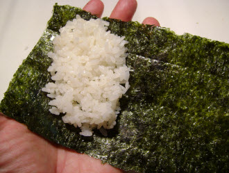 aMt_io's tweet photo. @tejitopia Does seaweed wrap count? wifey just made these for lunch https://t.co/nKhfeXq6eZ