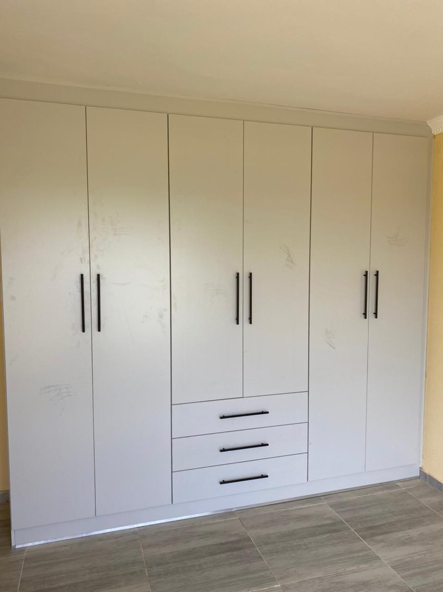 _SKitchens's tweet photo. Folkstone Grey Wardrobe

Price: R11 200 
In White R9 600

Labour And Material Included. https://t.co/a0wyyTMGcw