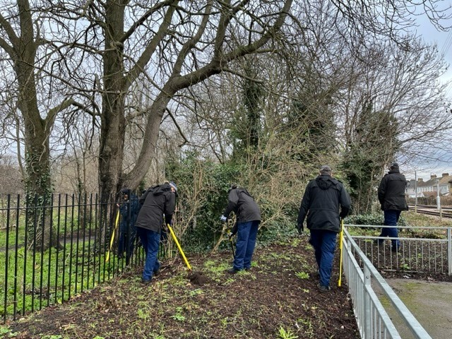 MPSMerton's tweet image. 🚨 This morning, officers from our search teams and cadets took part in a weapon sweep of Morden Hall Park, its surrounding areas and TFL areas. Several items were found and taken away.
Thank you National Trust, TFL and Merton council for supporting this operation. #mylocalMet