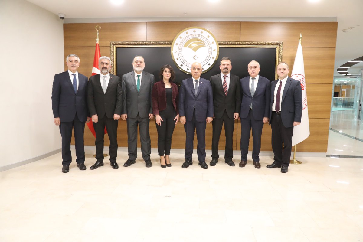 TCTarim's tweet photo. Bakanımız Prof. Dr. Vahit Kirişci, Türk Veteriner Hekimleri Birliği Merkez Konseyi Başkanı Prof. Dr. Murat Arslan ve beraberindeki heyeti kabul etti. https://t.co/TOL2e6k5Bg