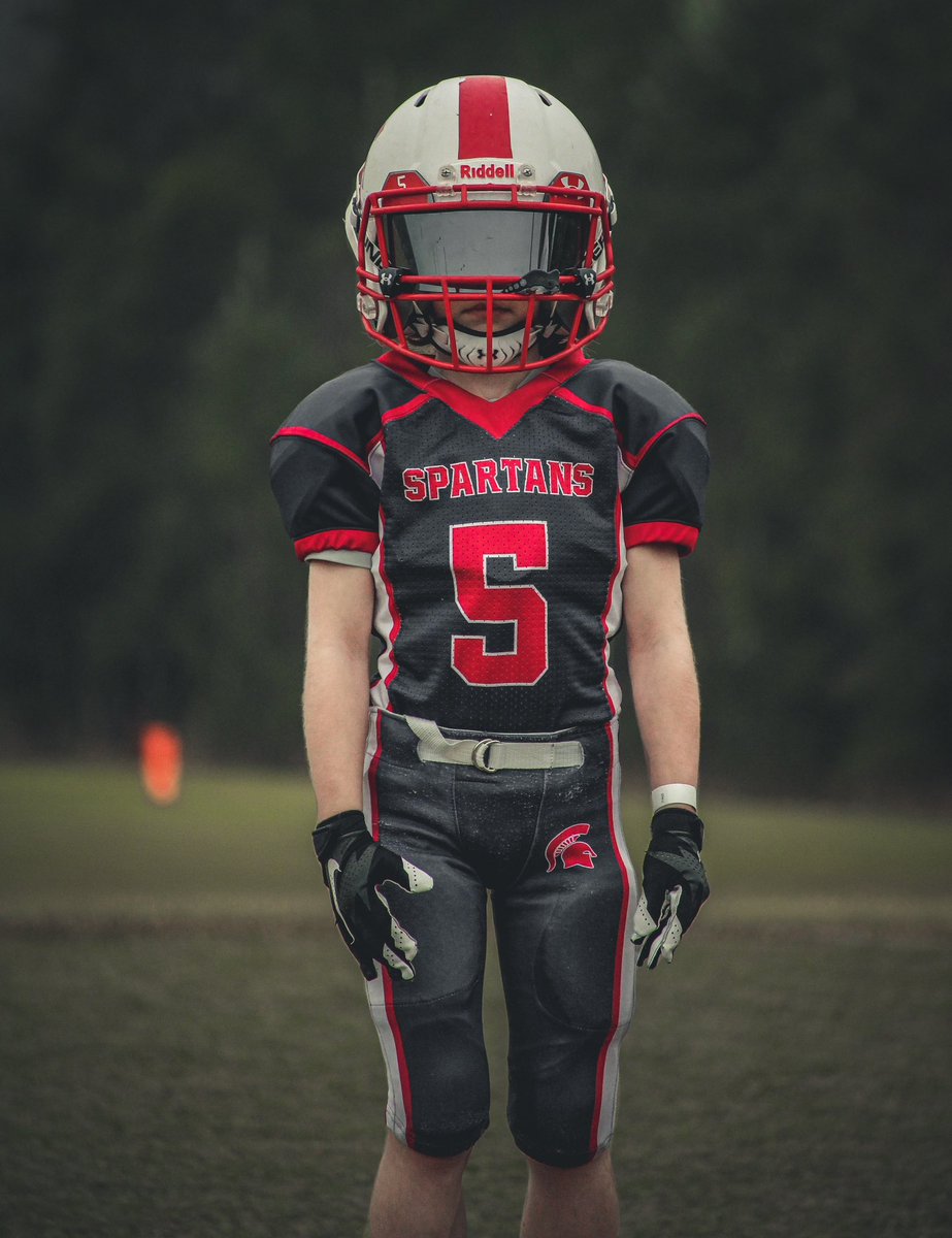 waitinonu22's tweet photo. @paytonsun My favorite 7 year old football player https://t.co/cfxwRaZ9GN