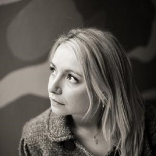 We're delighted to be able to share a beautiful audio recording of @SarahESchofield's #LancashireStories tale "breach", read by <a href="/KarenEspositoVO/">Karen Esposito</a>. 
Get it wherever you get podcasts from
👉open.spotify.com/show/1tFWtEySm…