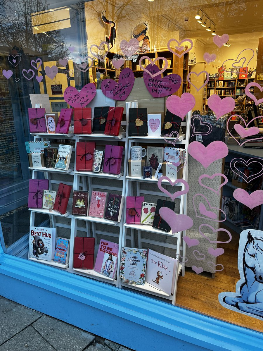 Wether it’s for Valentine’s Day or Galentine’s Day a Blind Date With A Book makes for an excellent gift! (Or, if you’re like us, just pick up one for yourself! 😉) 💝