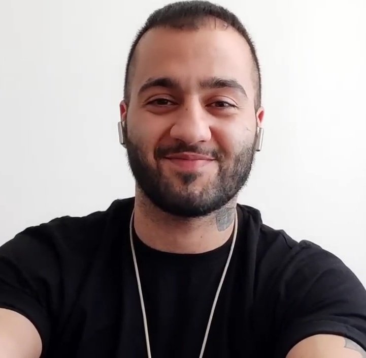 ساعت ۸ شب. این توییت برای هشتگ های #توماج_صالحی #FreeToomaj شماست.
هشتگ بزن و ریت کن رفیق ❤️🤝